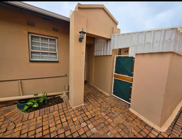 2 BEDROOM TOWNHOUSE FOR SALE IN TERENURE